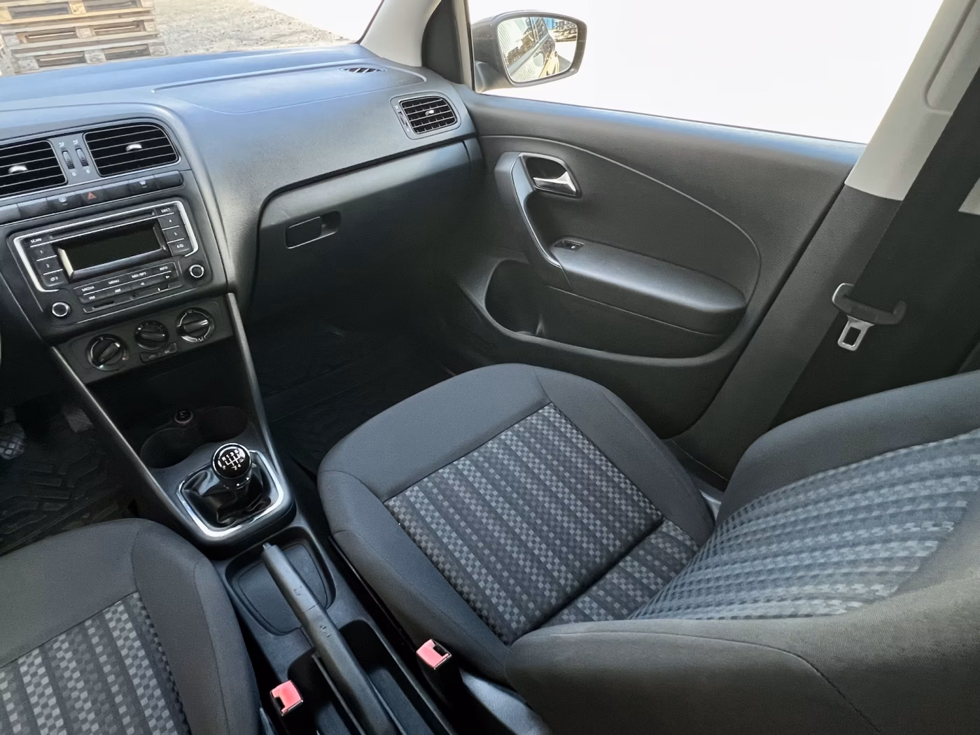 Volkswagen Polo Sedan фото 17