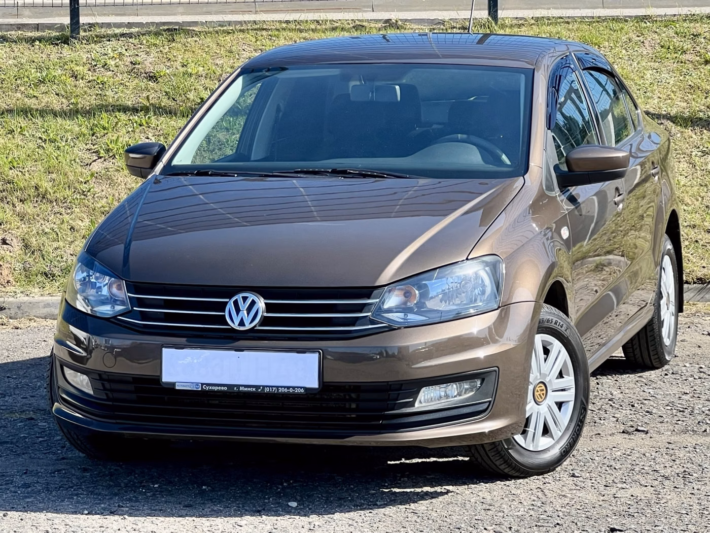 Volkswagen Polo Sedan фото 2