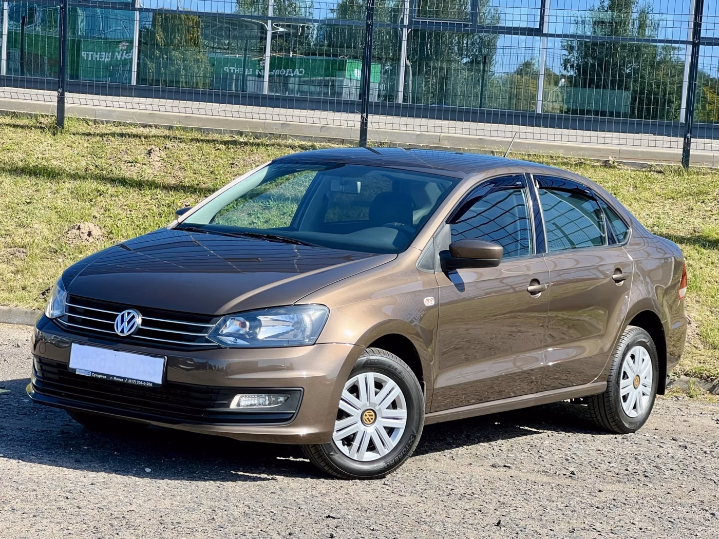 Volkswagen Polo Sedan фото 4