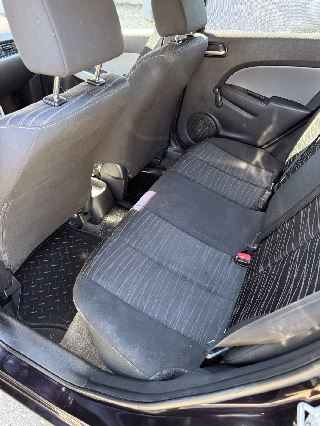 Mazda 2 фото 8