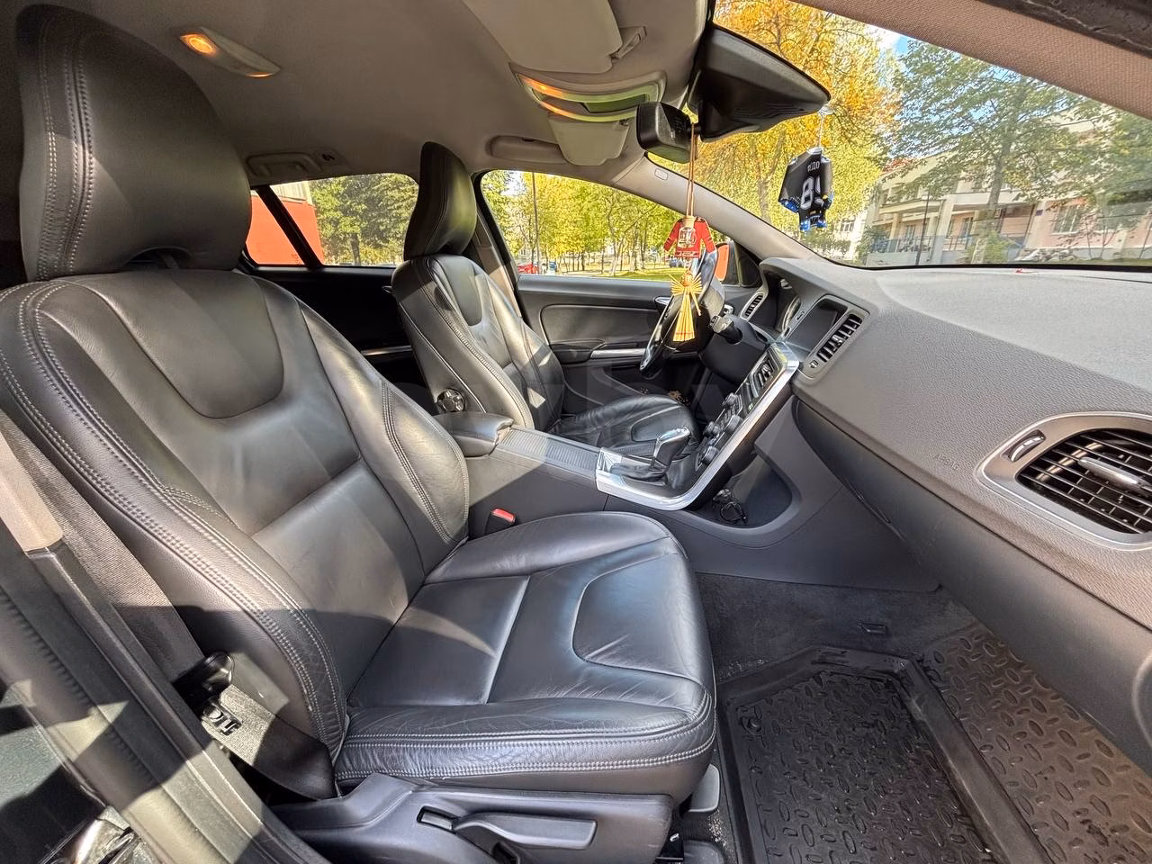Volvo V60 фото 5