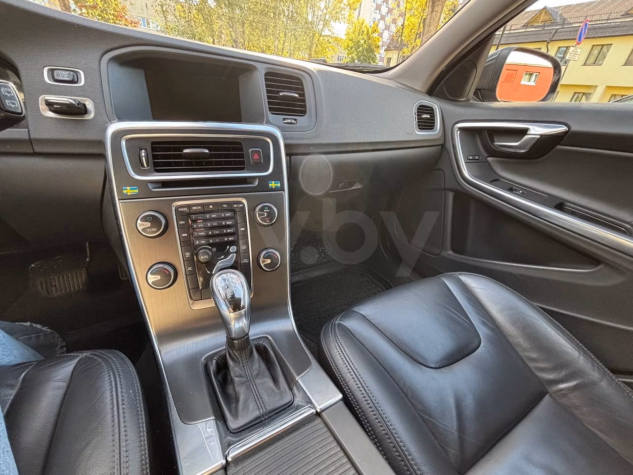 Volvo V60 фото 6