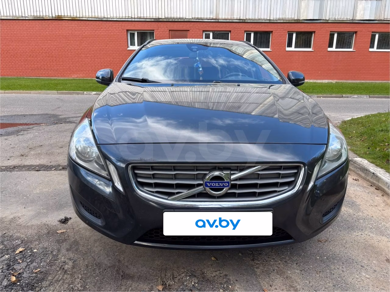 Volvo V60 фото 7