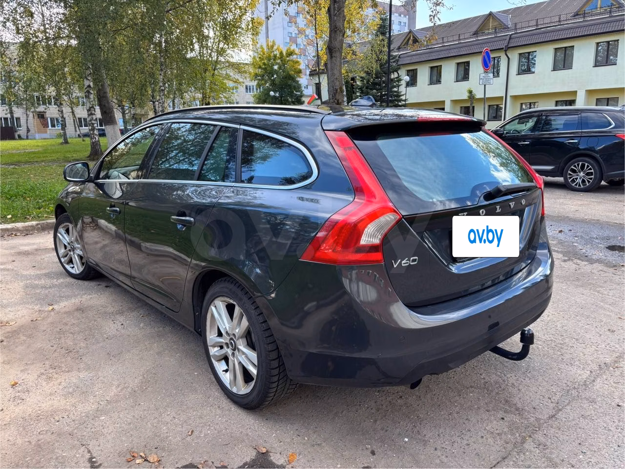 Volvo V60 фото 8