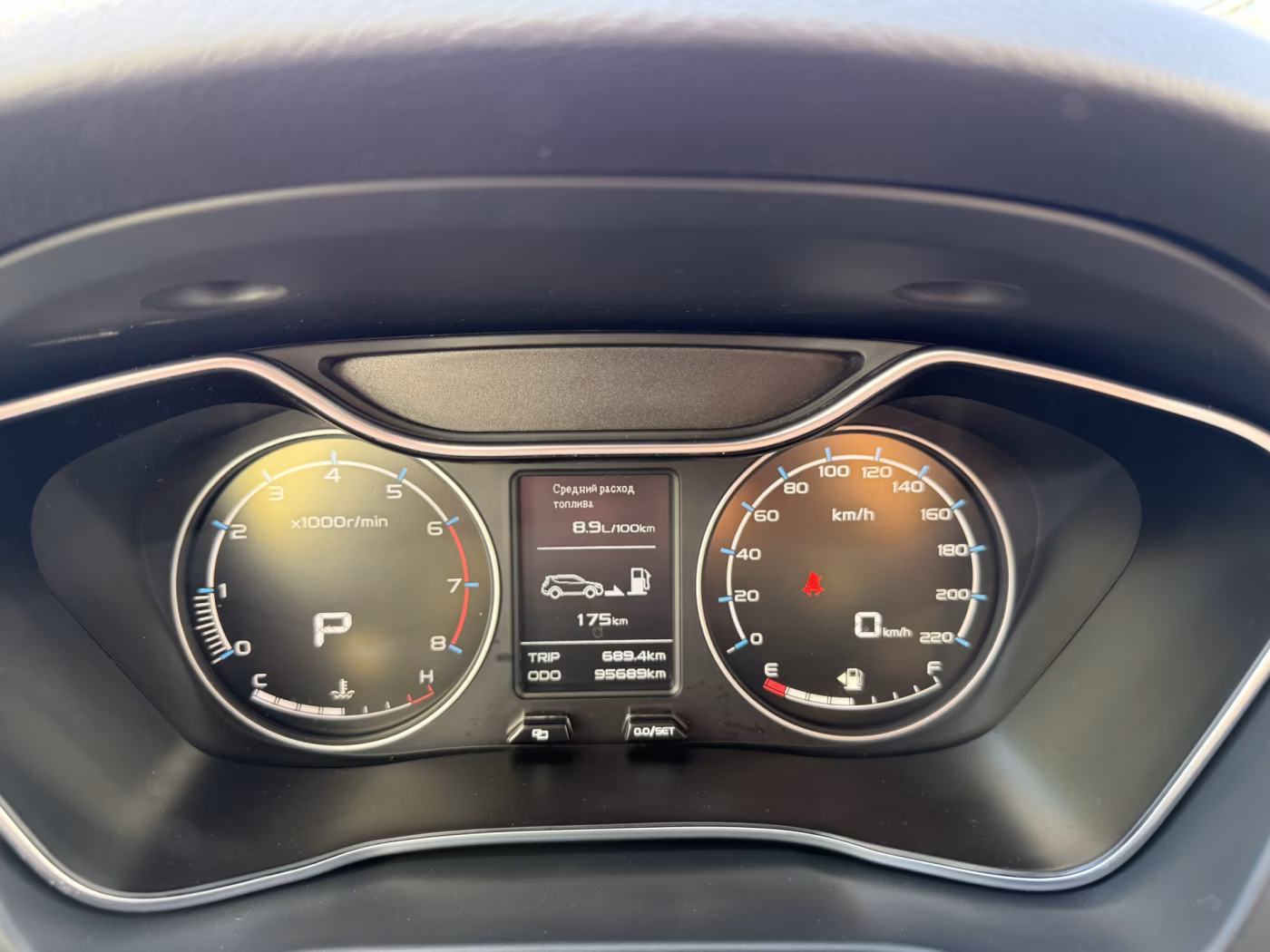 Geely Emgrand X7 фото 24
