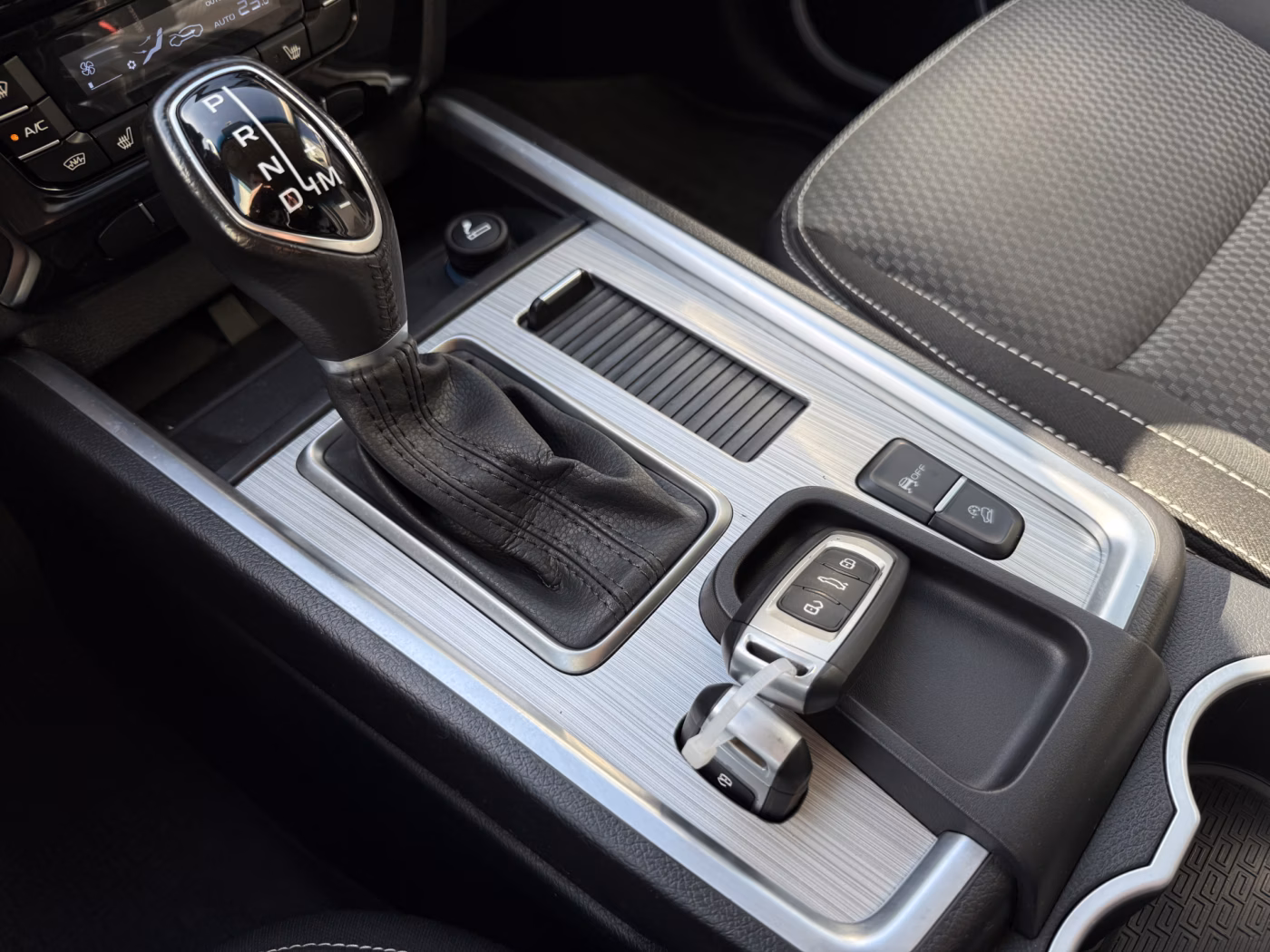 Geely Emgrand X7 фото 28