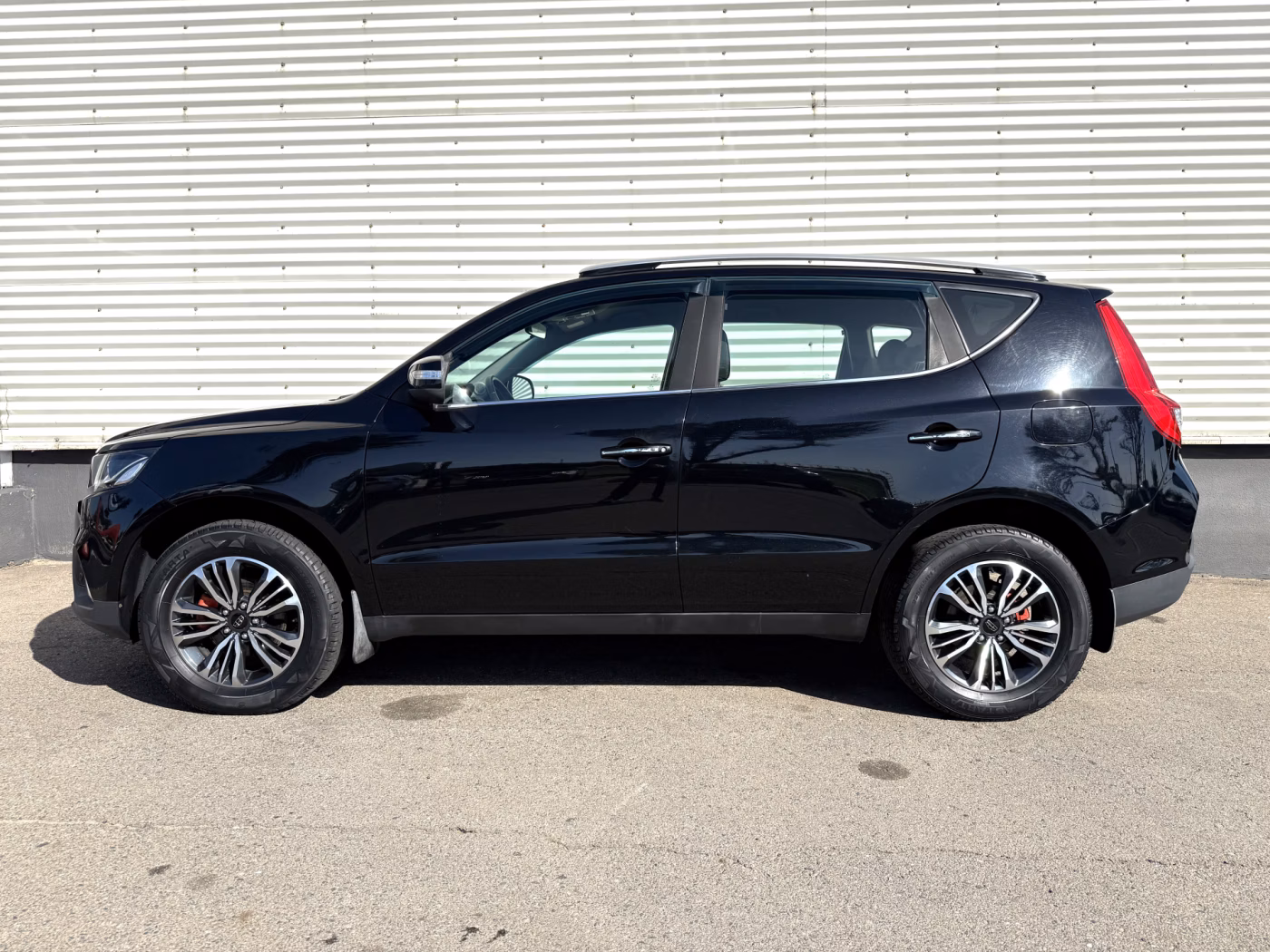 Geely Emgrand X7 фото 2