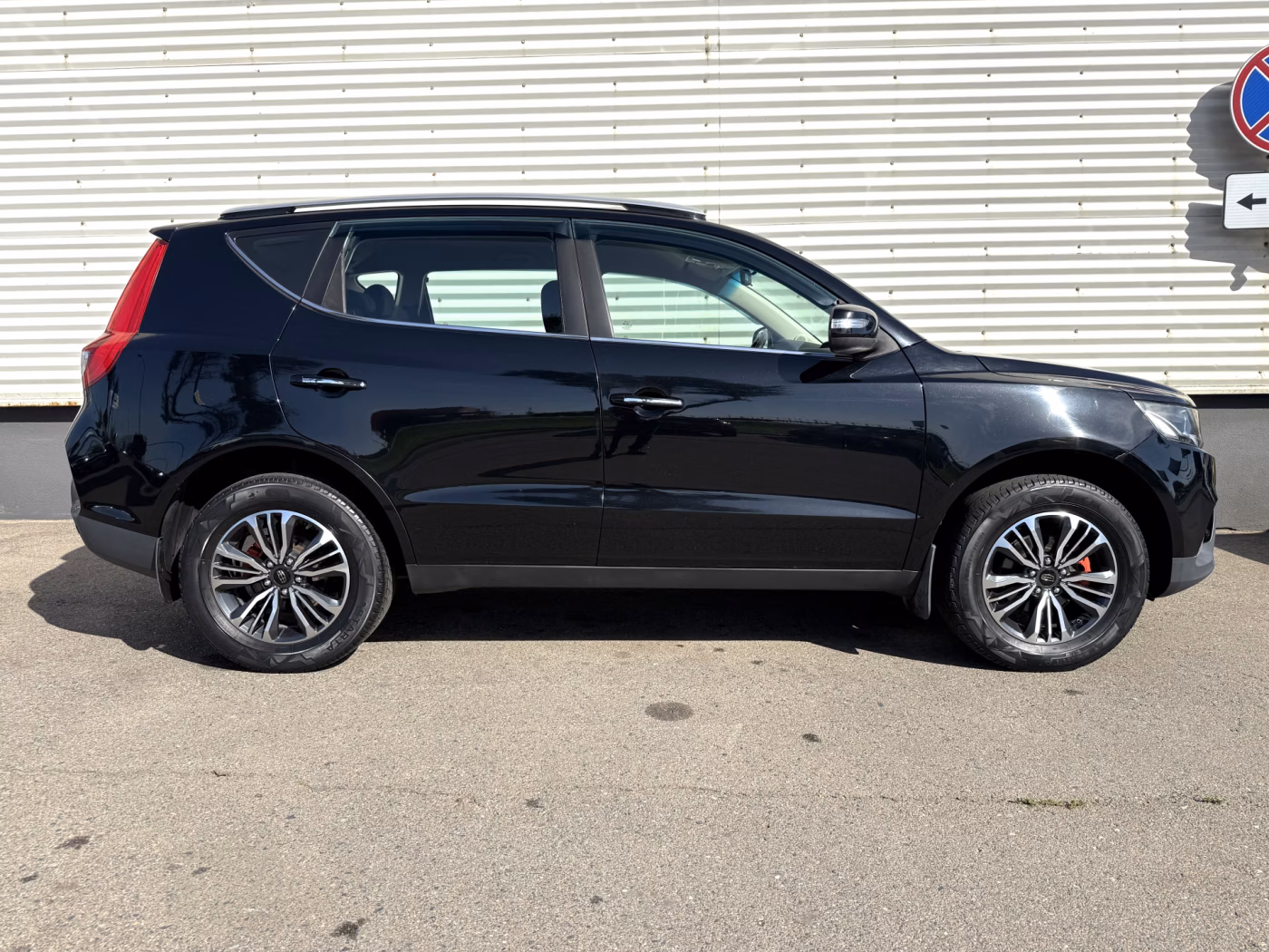 Geely Emgrand X7 фото 6