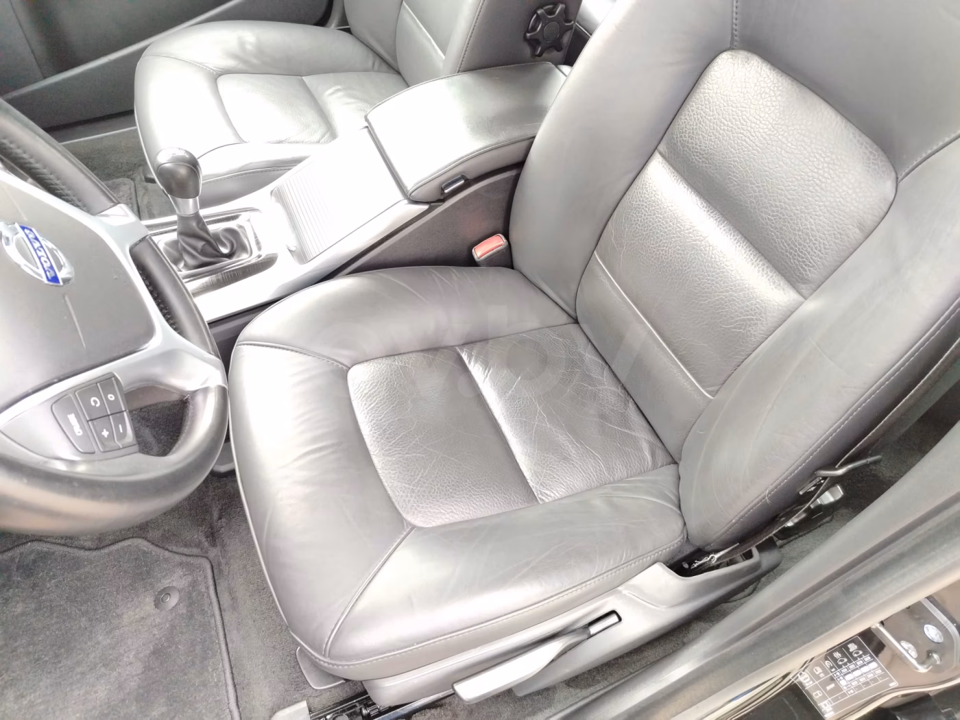 Volvo V70 фото 11