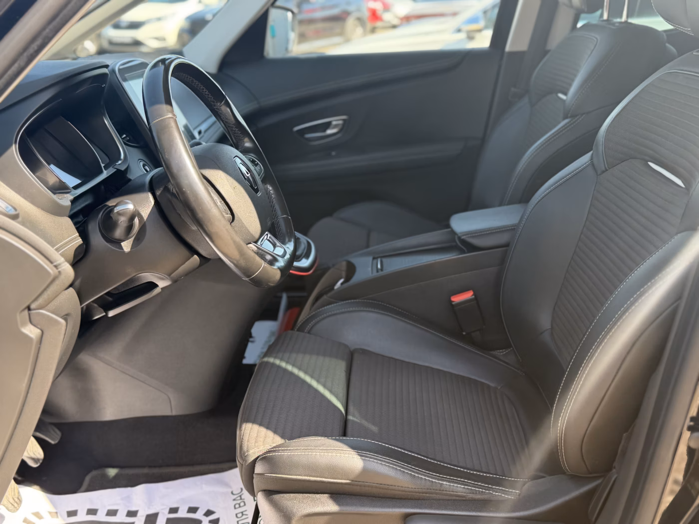 Renault Grand Scenic фото 19
