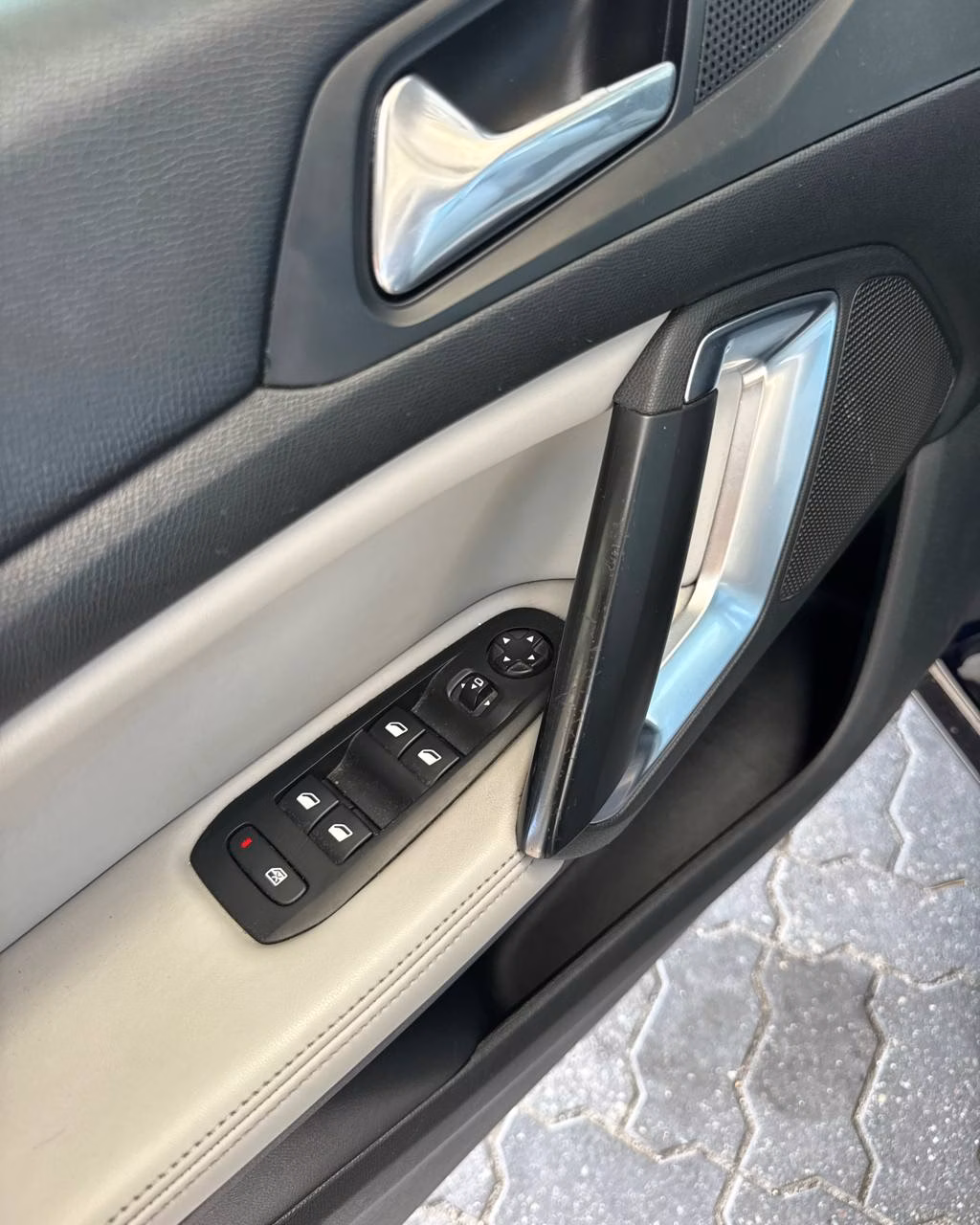 Peugeot 308 фото 9