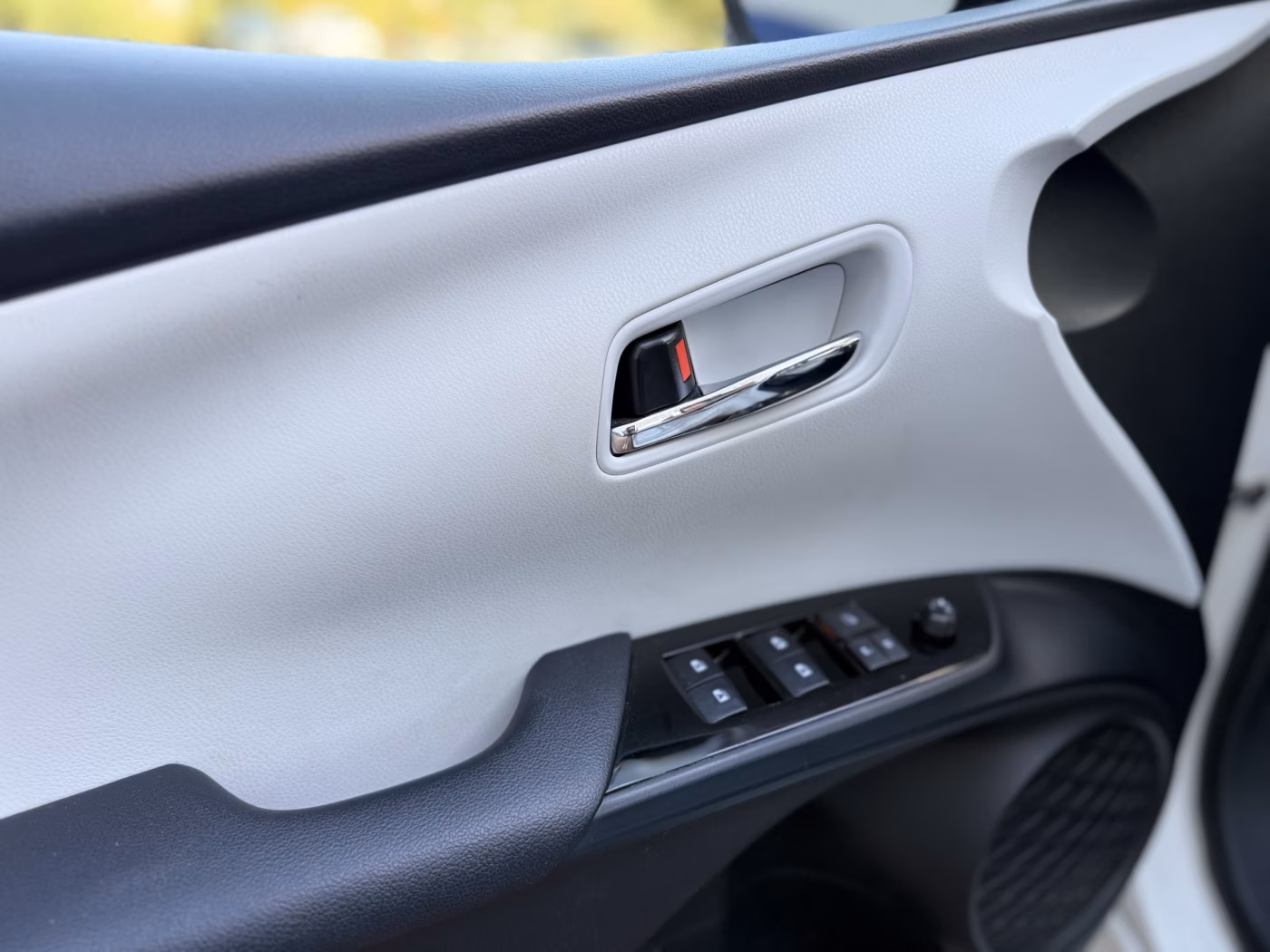 Toyota Prius Prime фото 16