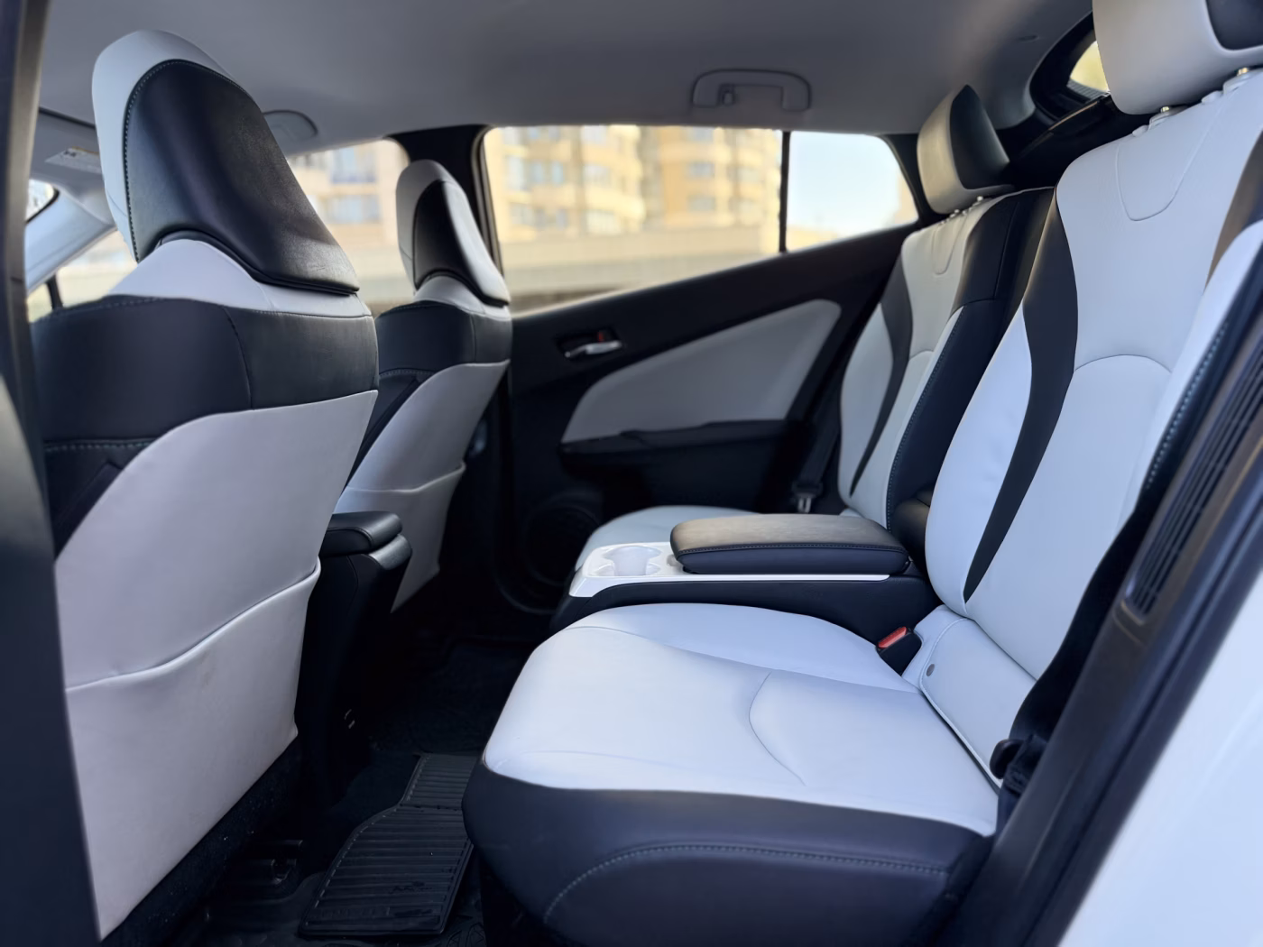 Toyota Prius Prime фото 20