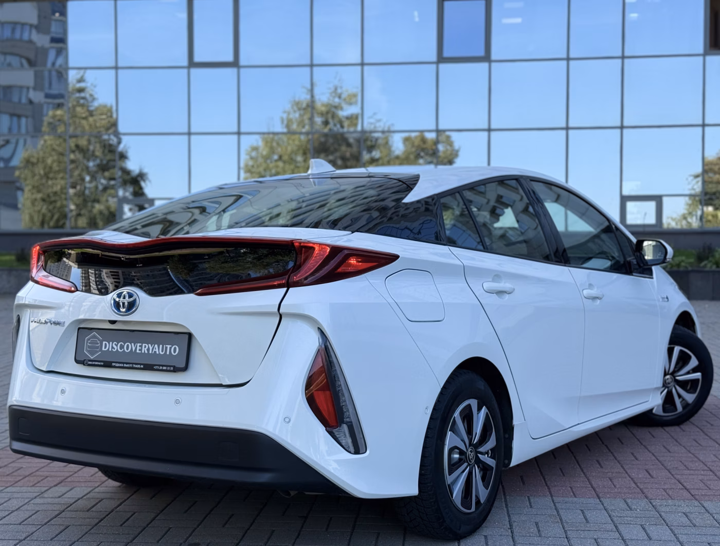 Toyota Prius Prime фото 5
