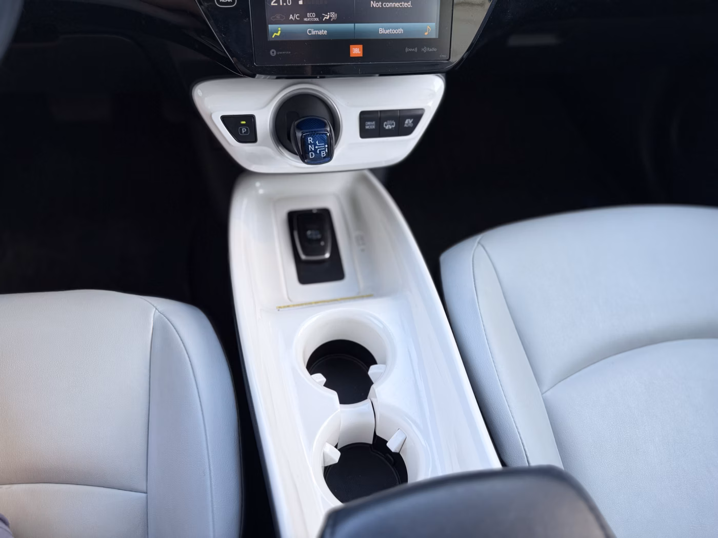 Toyota Prius Prime фото 12