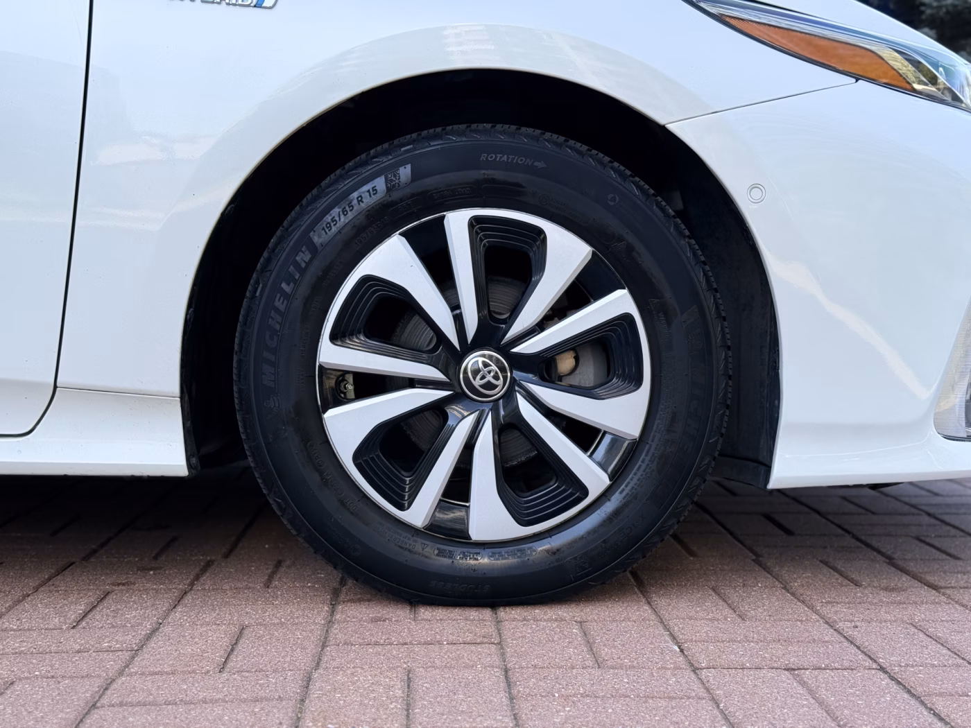 Toyota Prius Prime фото 26