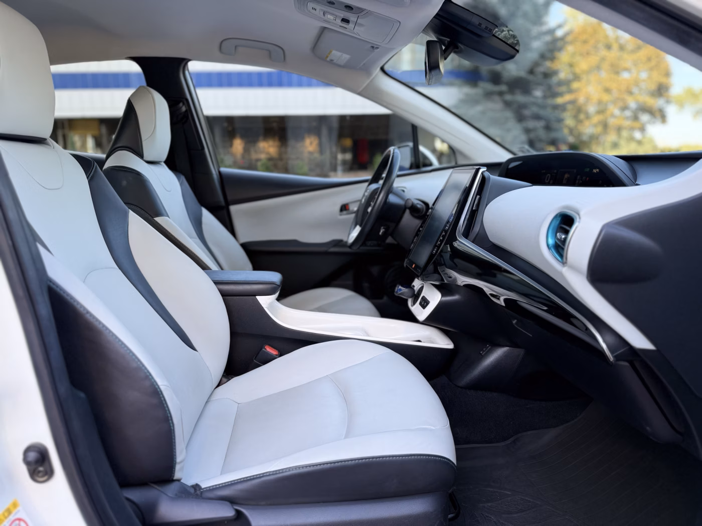 Toyota Prius Prime фото 23