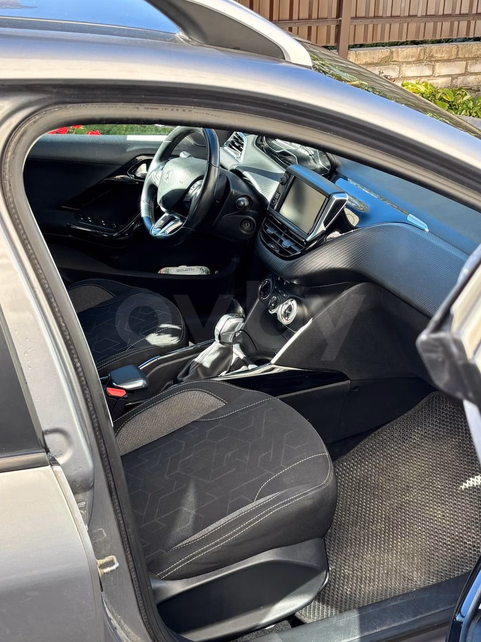 Peugeot 2008 фото 8