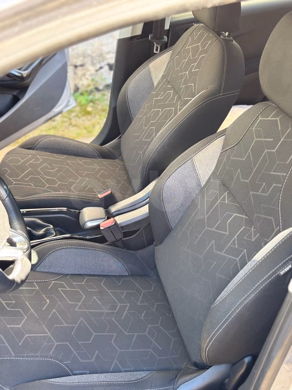 Peugeot 2008 фото 14