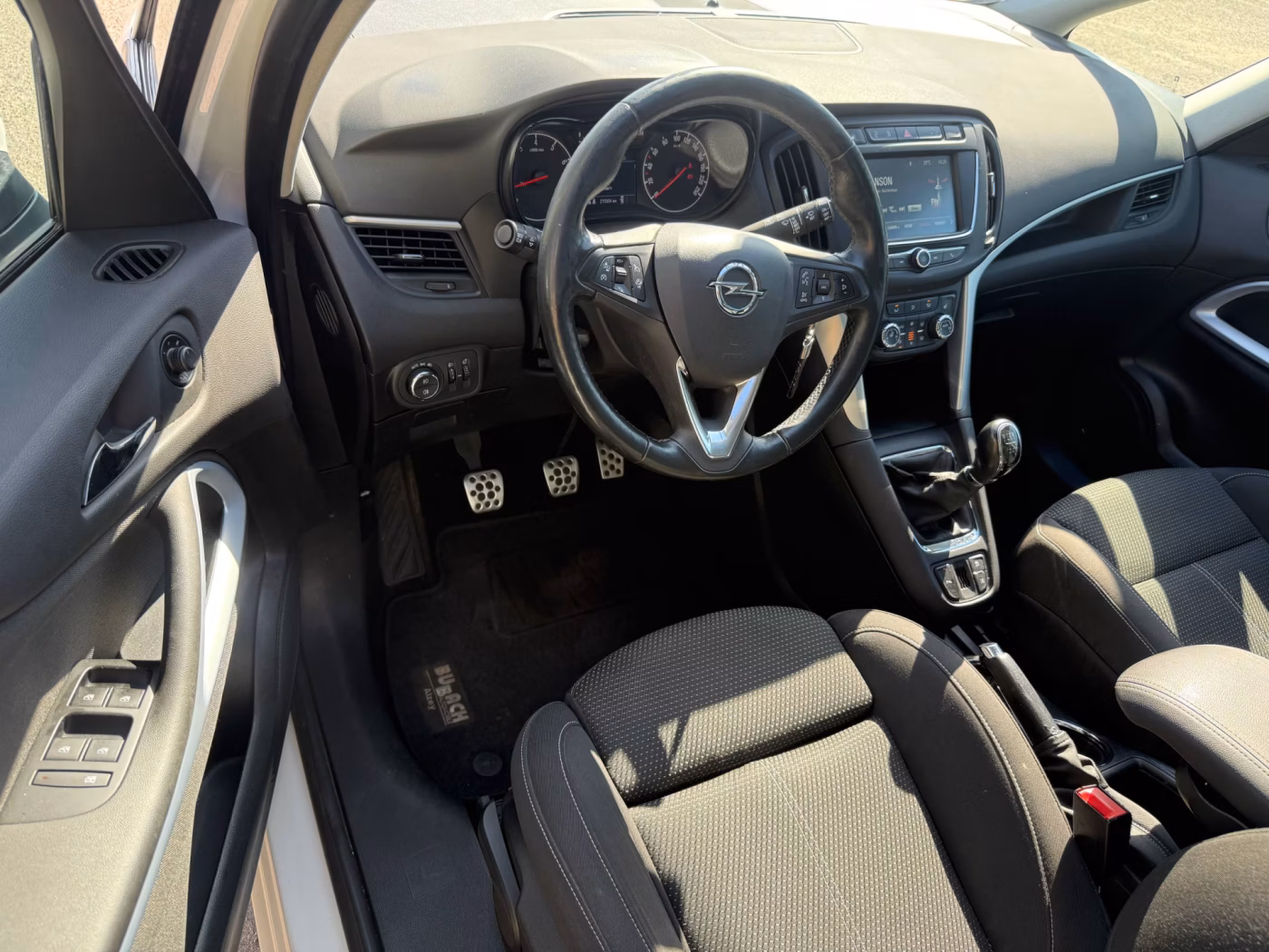 Opel Zafira фото 9