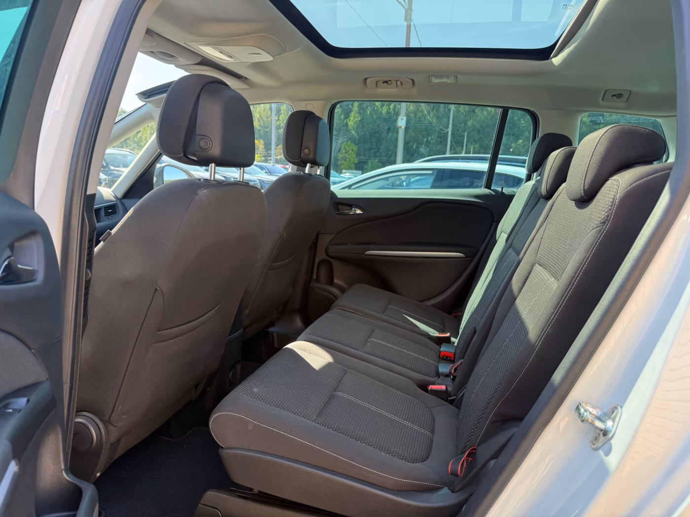 Opel Zafira фото 10
