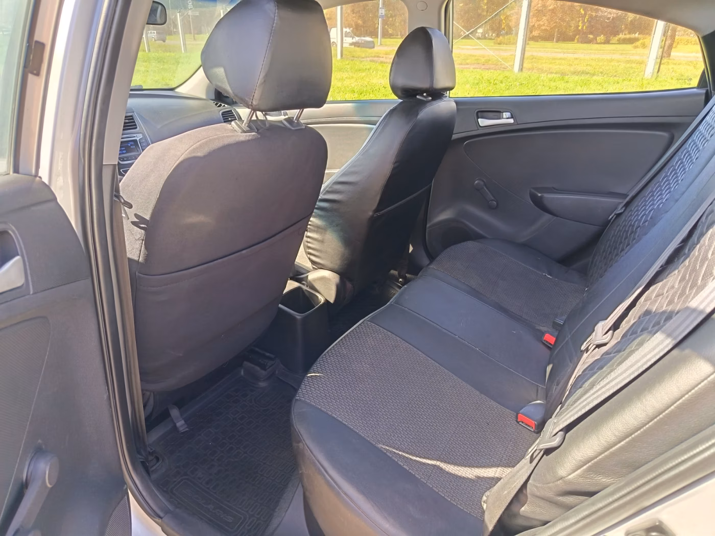 Hyundai Accent фото 12