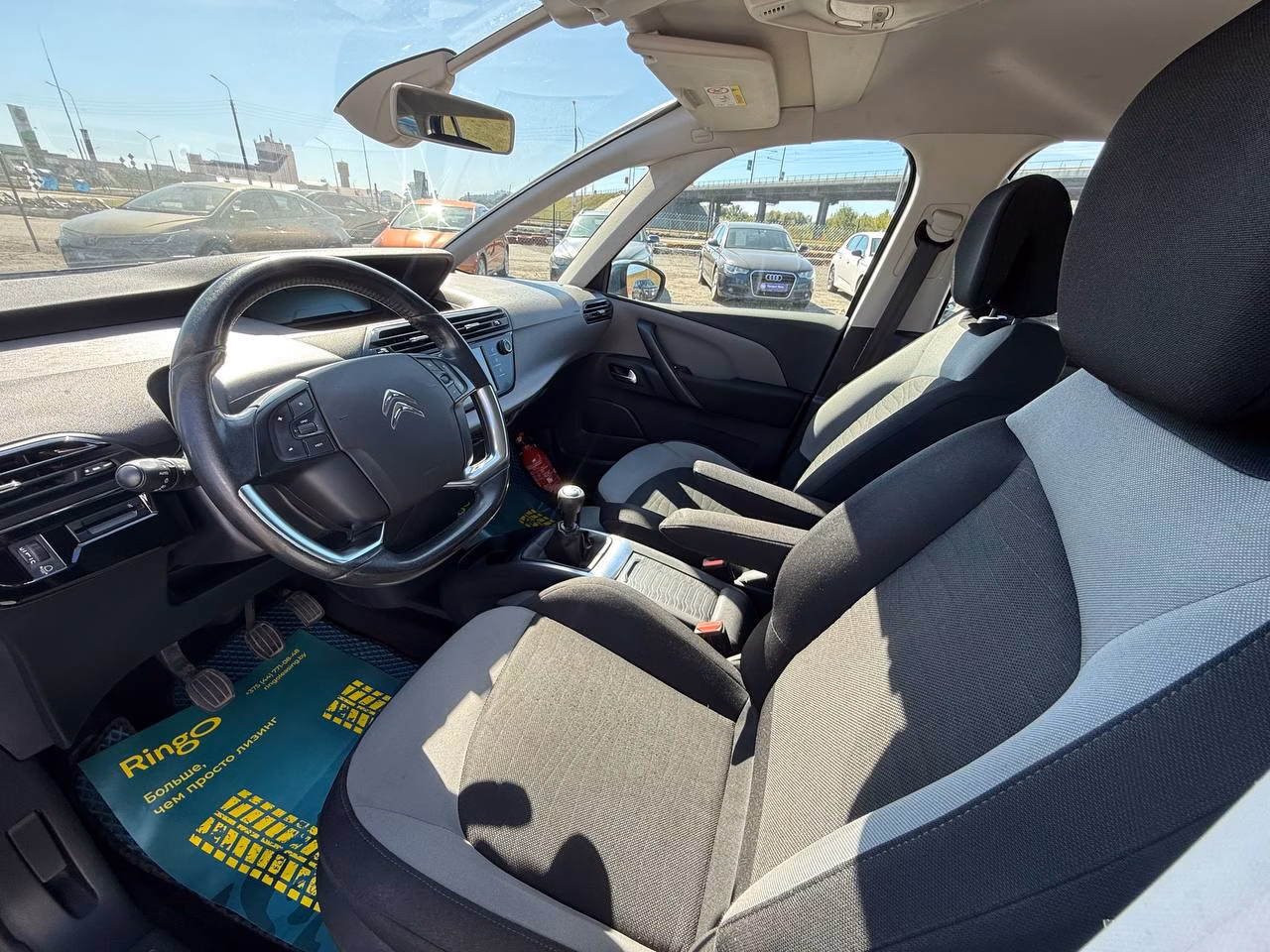 Citroen C4 Picasso фото 9