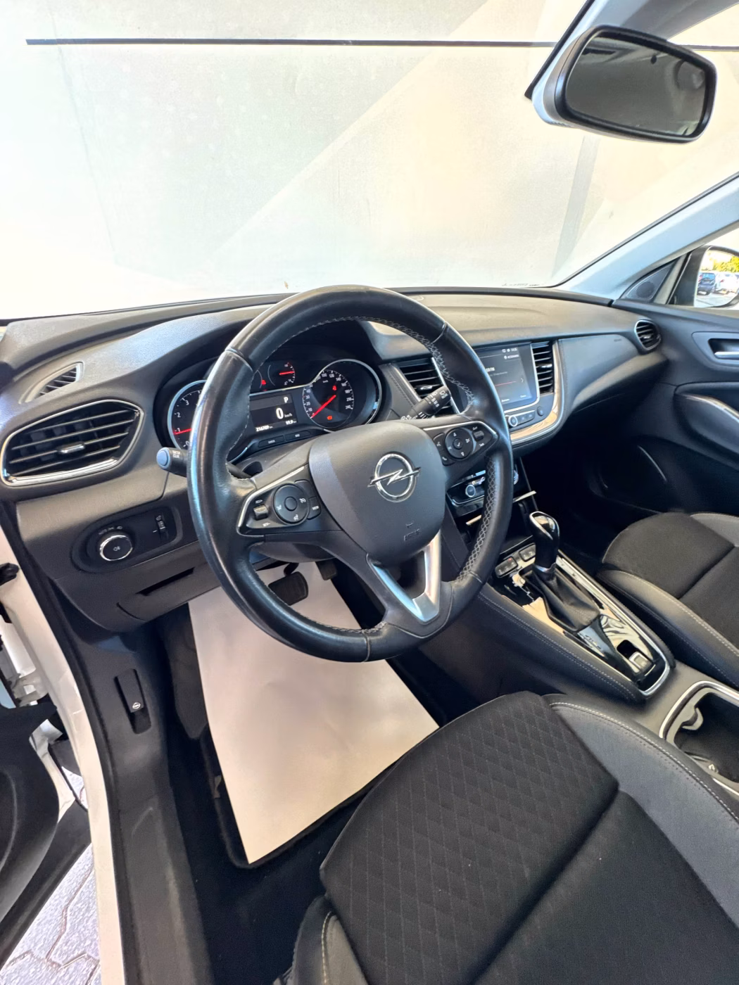 Opel Grandland X фото 10