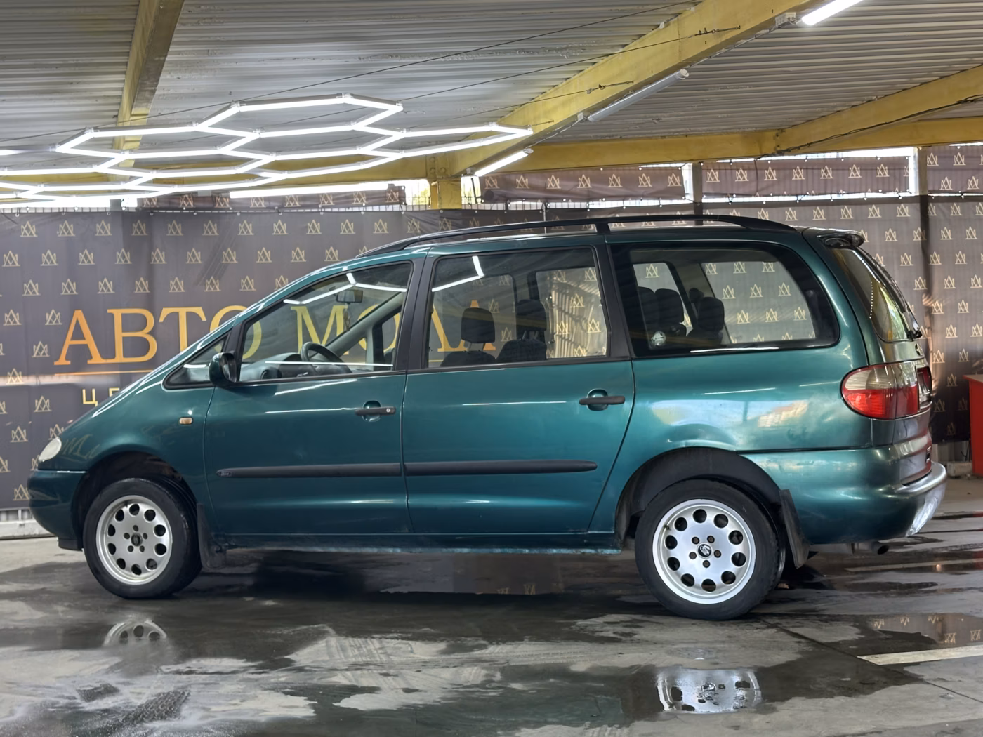 Ford Galaxy фото 7