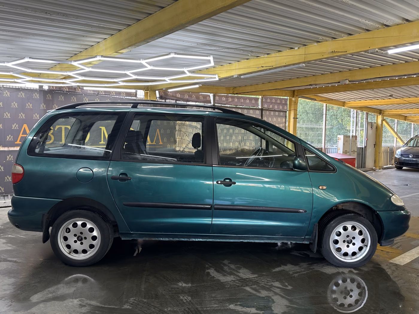 Ford Galaxy фото 6