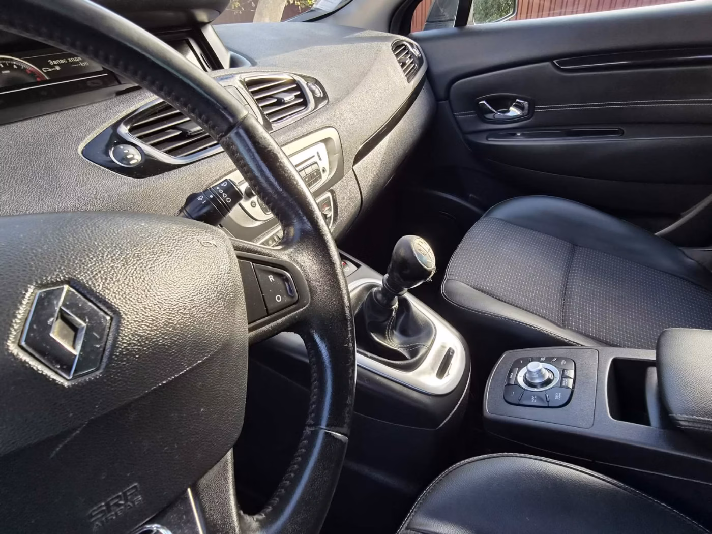 Renault Scenic фото 12