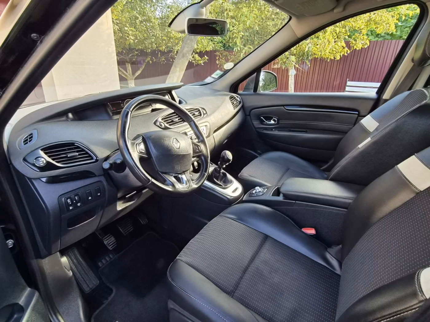 Renault Scenic фото 9