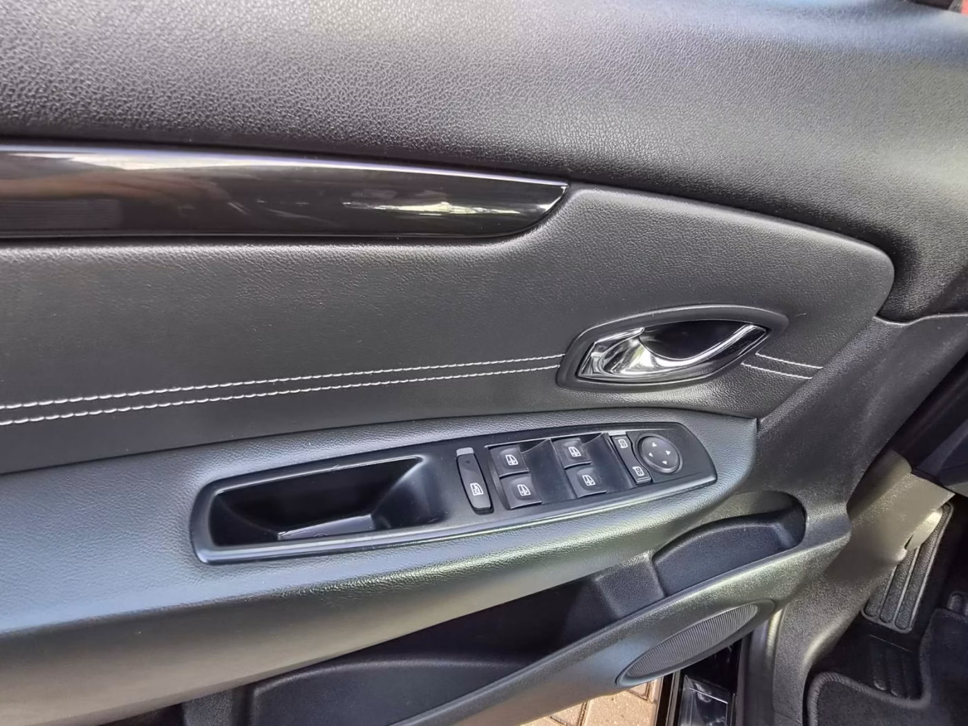 Renault Scenic фото 16