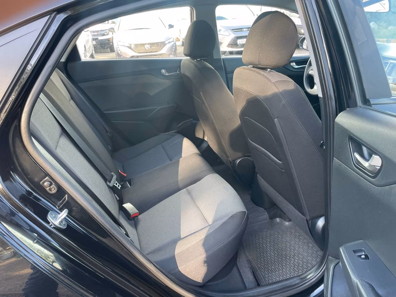 Hyundai Accent фото 10