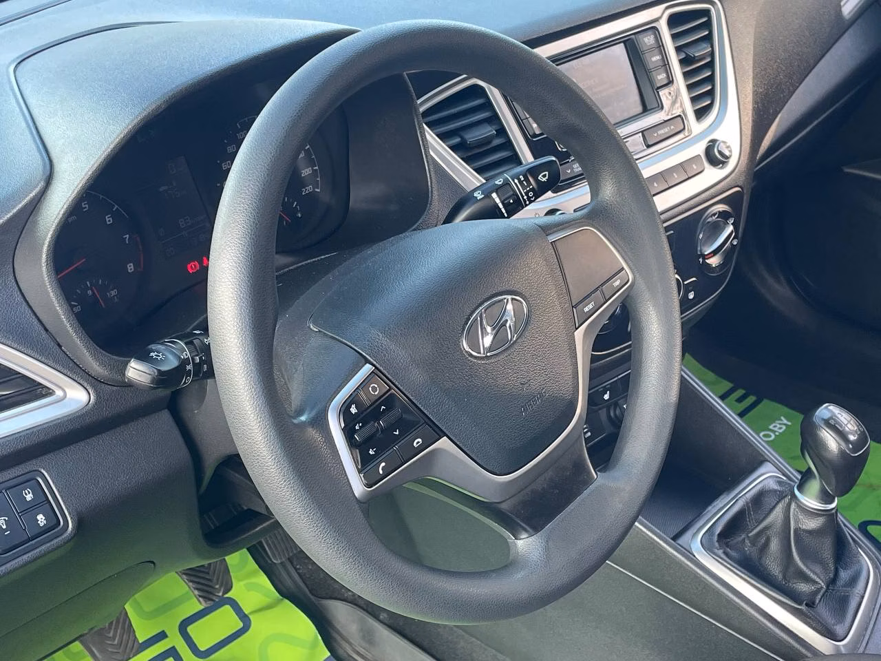 Hyundai Accent фото 8