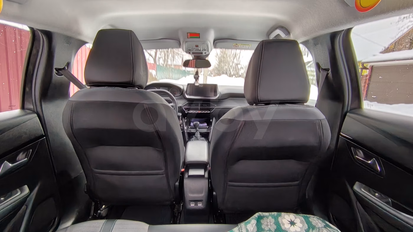 Peugeot 208 фото 7