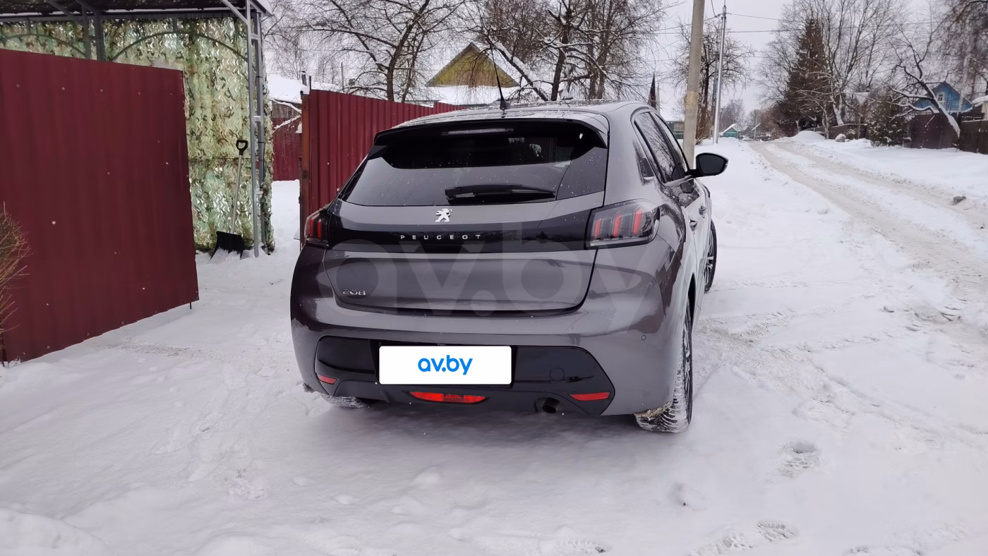 Peugeot 208 фото 8