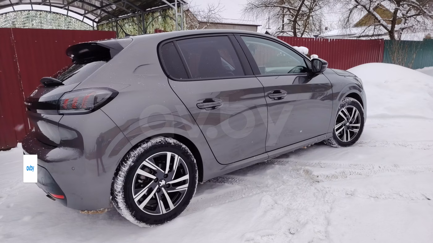 Peugeot 208 фото 11