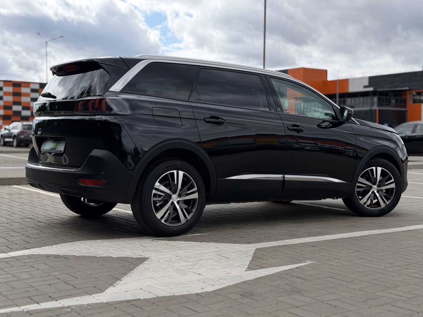 Peugeot 5008 фото 8