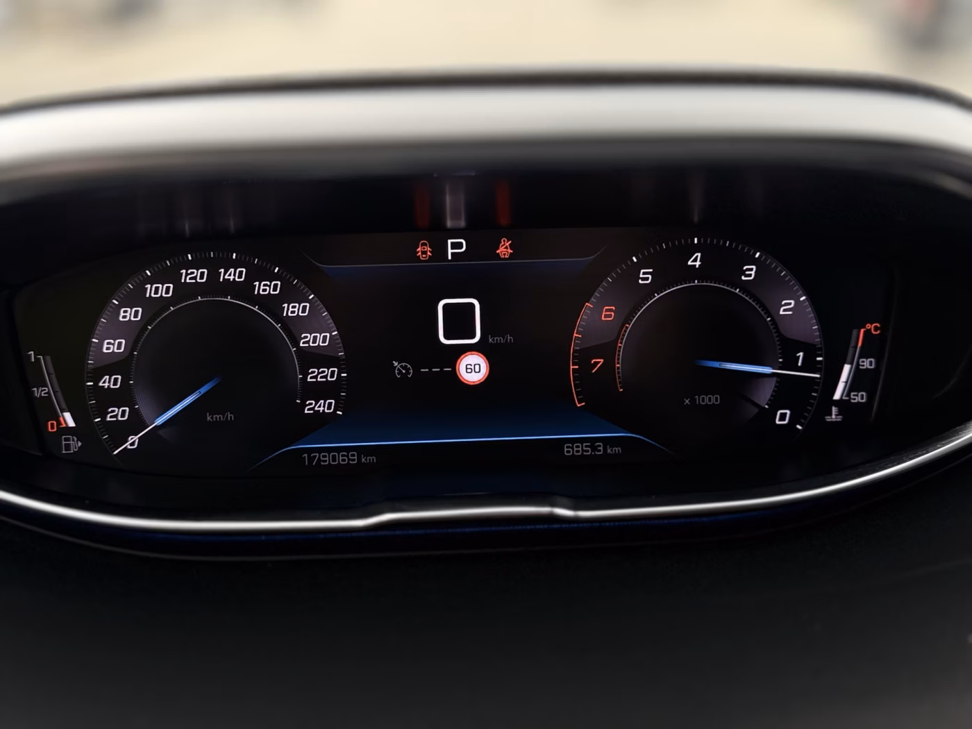 Peugeot 5008 фото 19