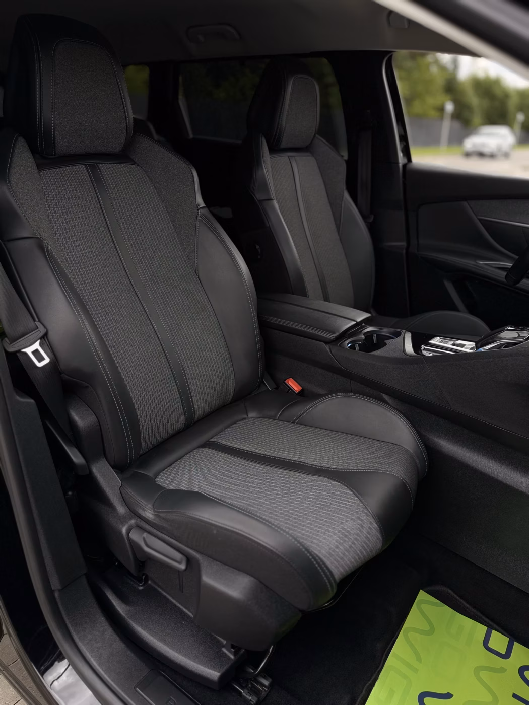 Peugeot 5008 фото 28