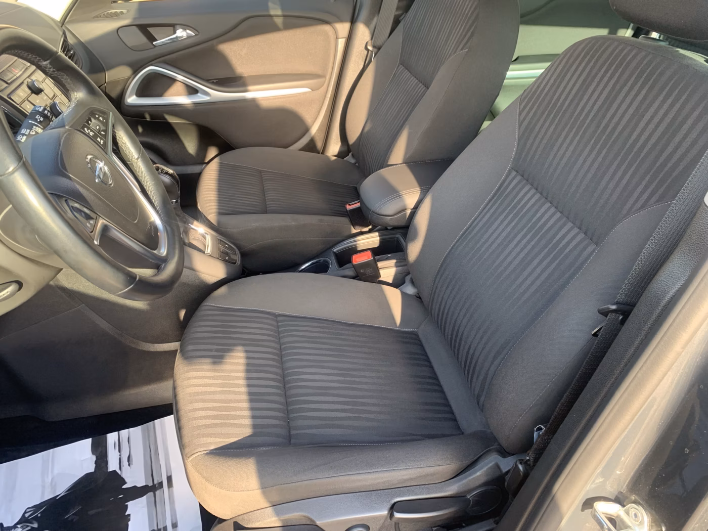 Opel Zafira фото 10