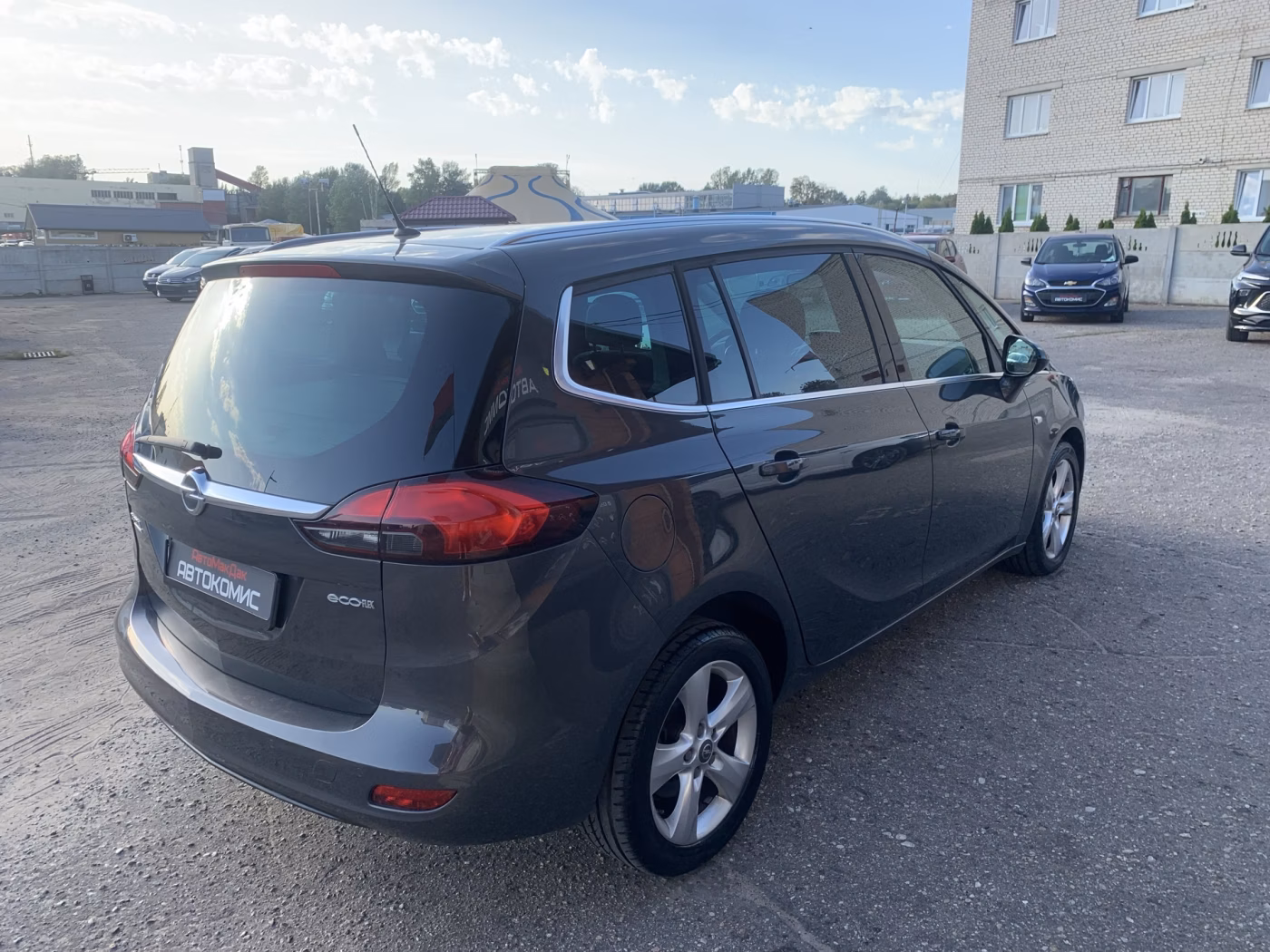 Opel Zafira фото 4
