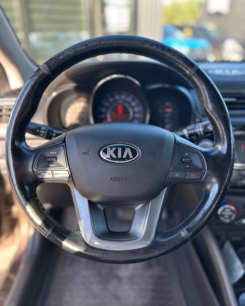 Kia Rio фото 10
