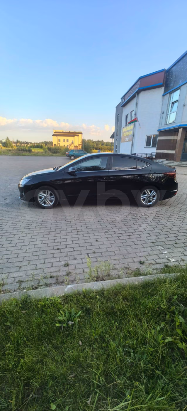 Hyundai Elantra фото 6