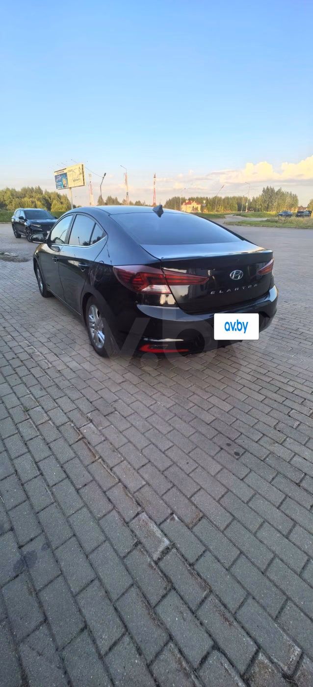 Hyundai Elantra фото 7