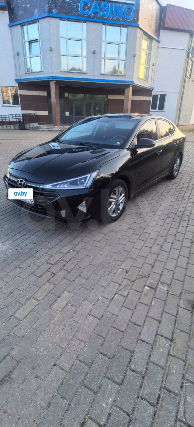 Hyundai Elantra фото 4