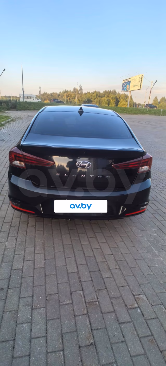 Hyundai Elantra фото 9