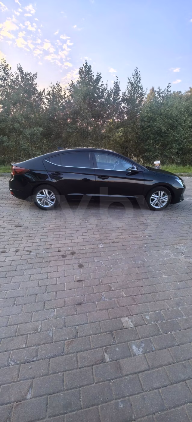 Hyundai Elantra фото 3