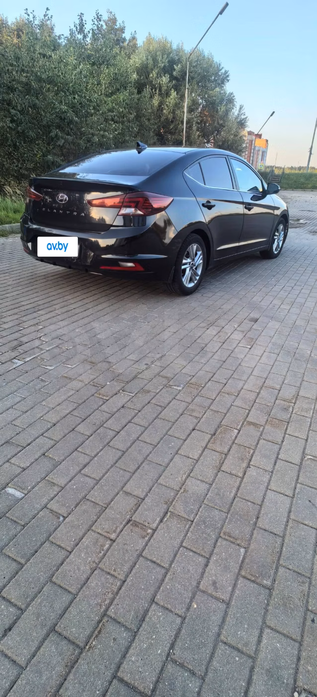 Hyundai Elantra фото 8